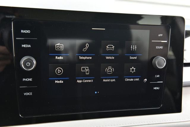 New 2026 Volkswagen Taos SE image 13