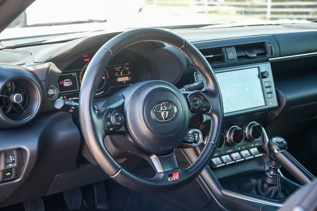 Used 2023 Toyota GR86 w/ ALL Weather Mat Package (TMS) RWD image 19