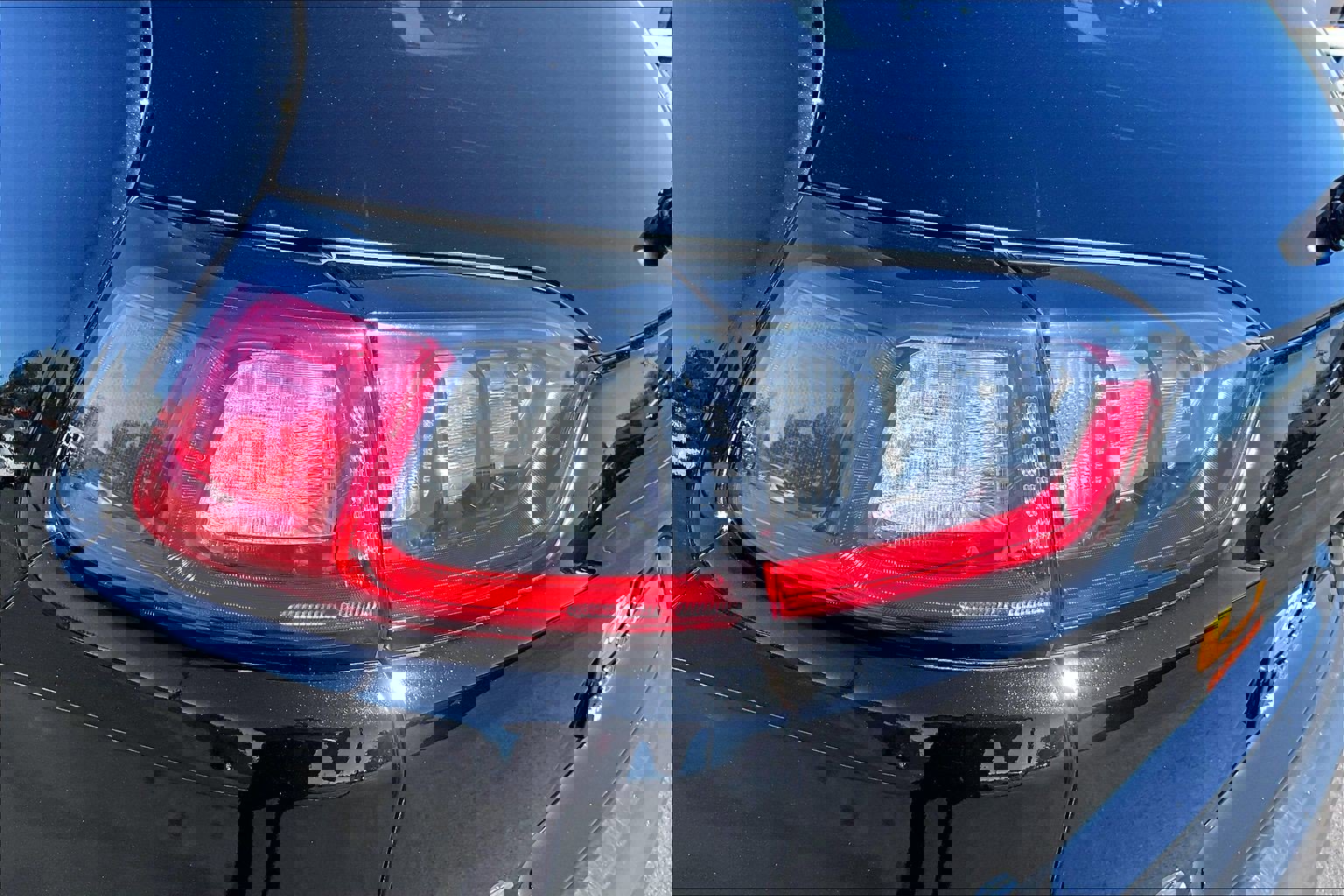 Used 2019 Jeep Cherokee Limited image 17