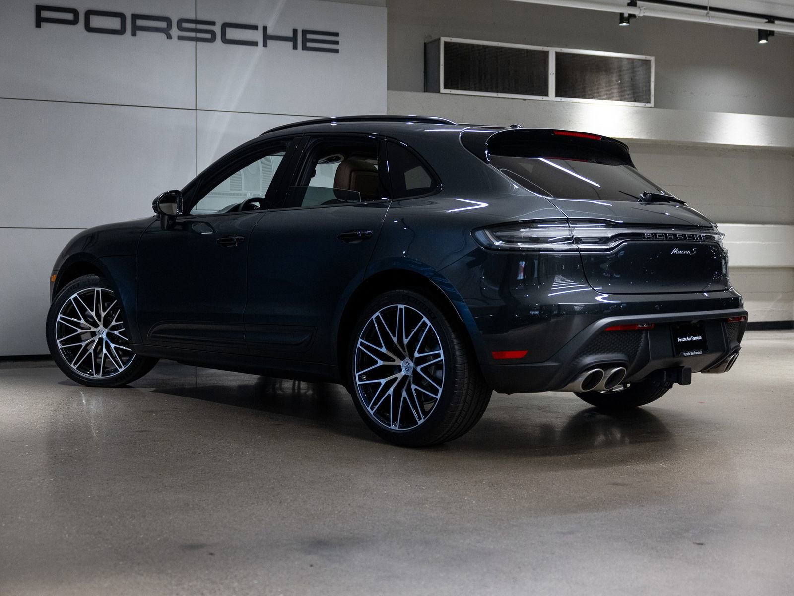 Certified 2025 Porsche Macan S image 3