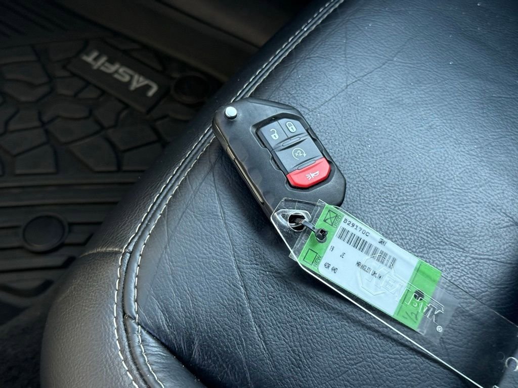 Used 2019 Jeep Wrangler Unlimited Sahara AWD/4WD image 38