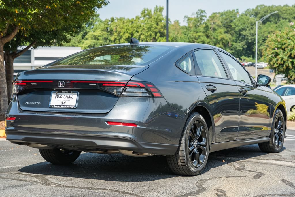 Used 2025 Honda Accord SE image 4