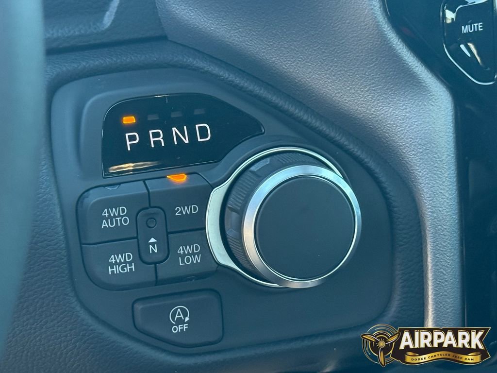 New 2026 RAM 1500 4x4 Crew Cab image 23