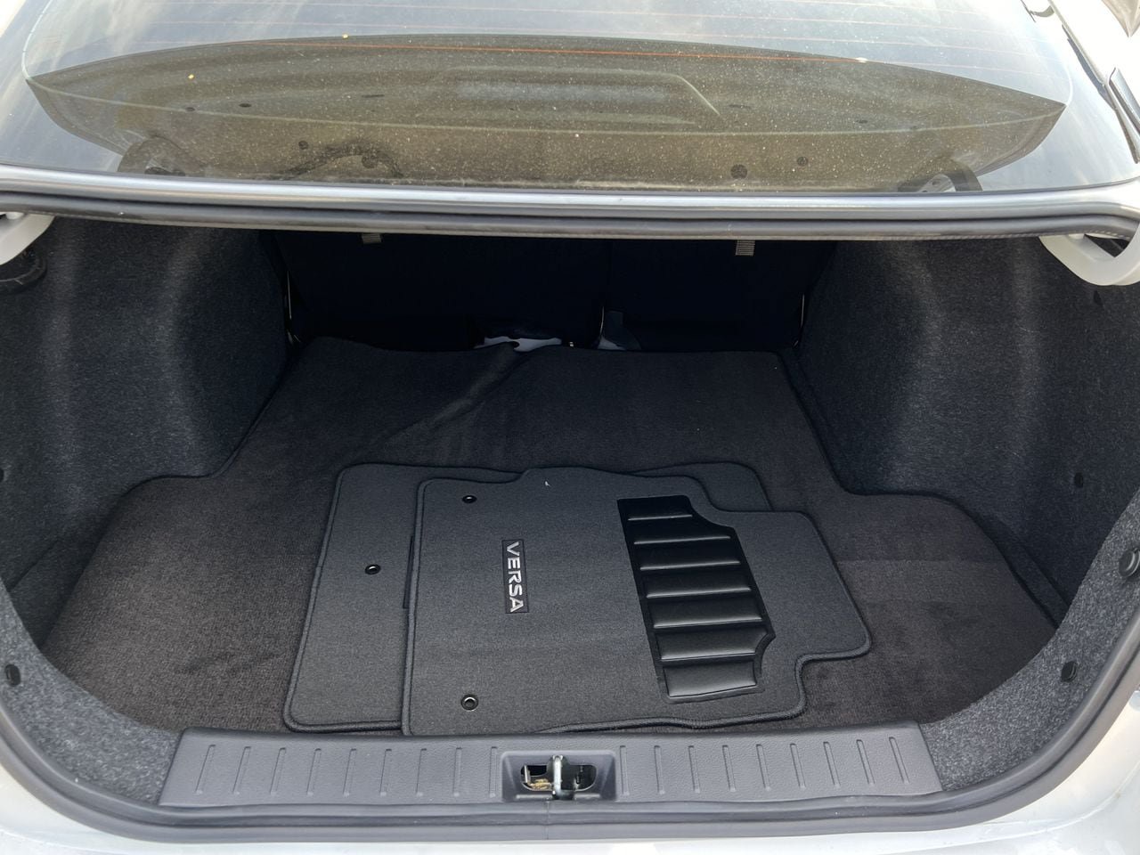 Certified 2025 Nissan Versa SR w/ Trunk Package FWD image 23