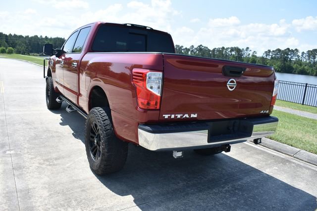 Used 2017 Nissan Titan SV image 4
