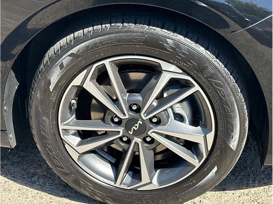 Used 2023 Kia Forte LXS FWD image 10