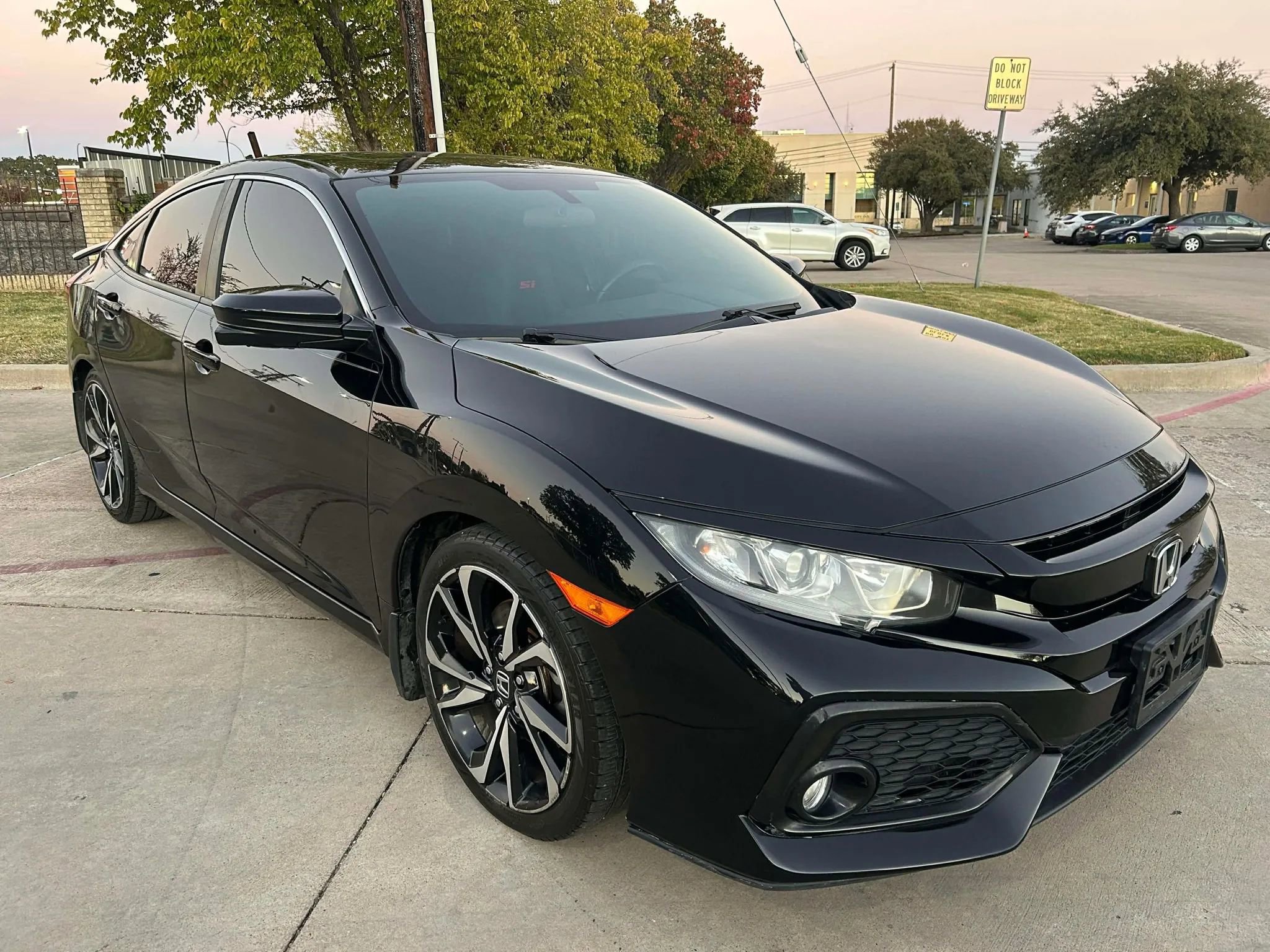 Used 2018 Honda Civic Si image 4