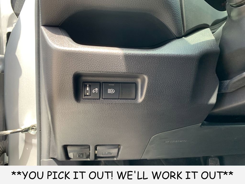 Used 2025 Toyota RAV4 XLE AWD/4WD image 13