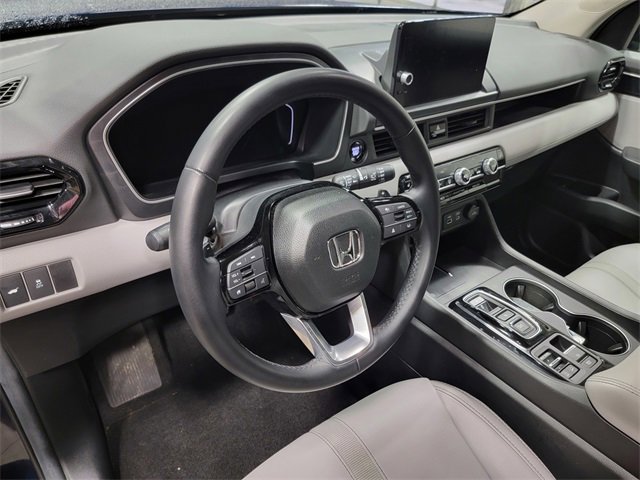 Used 2025 Honda Pilot EX-L image 12