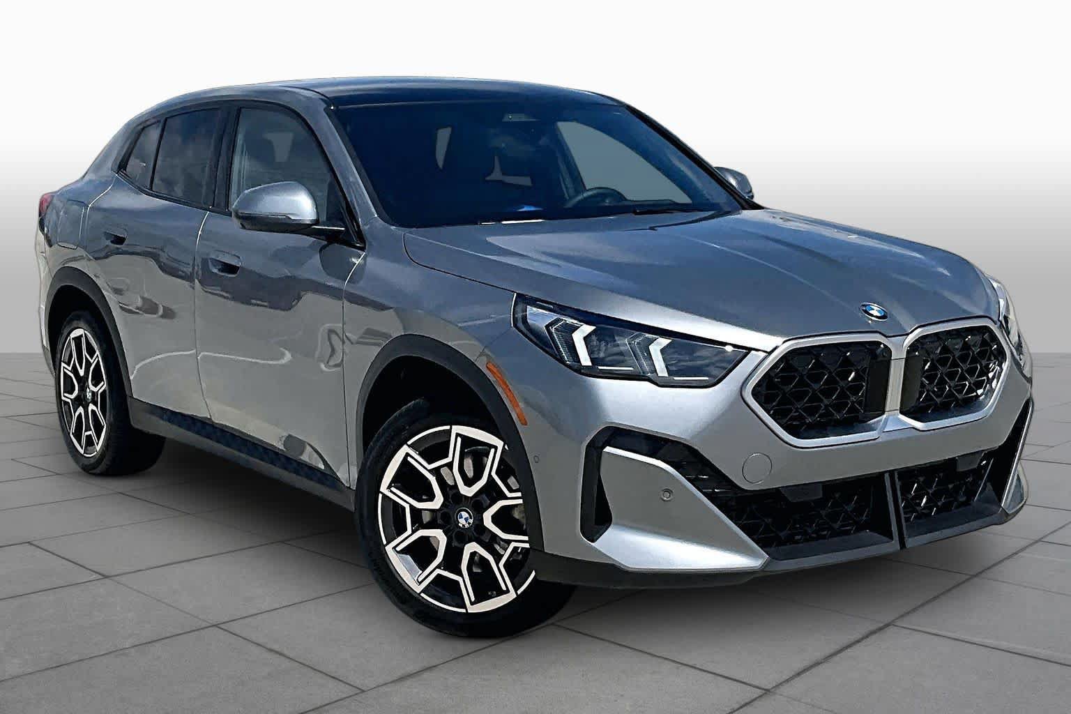 Used 2026 BMW X2 xDrive28i AWD/4WD image 2