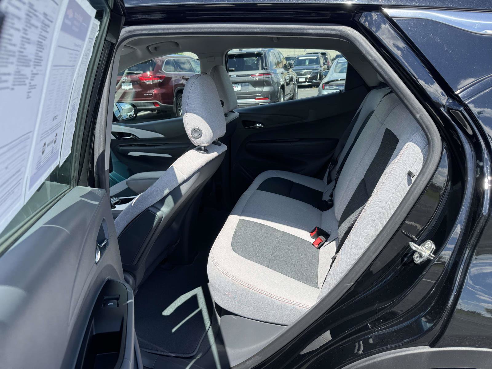 Used 2018 Chevrolet Bolt LT FWD image 21