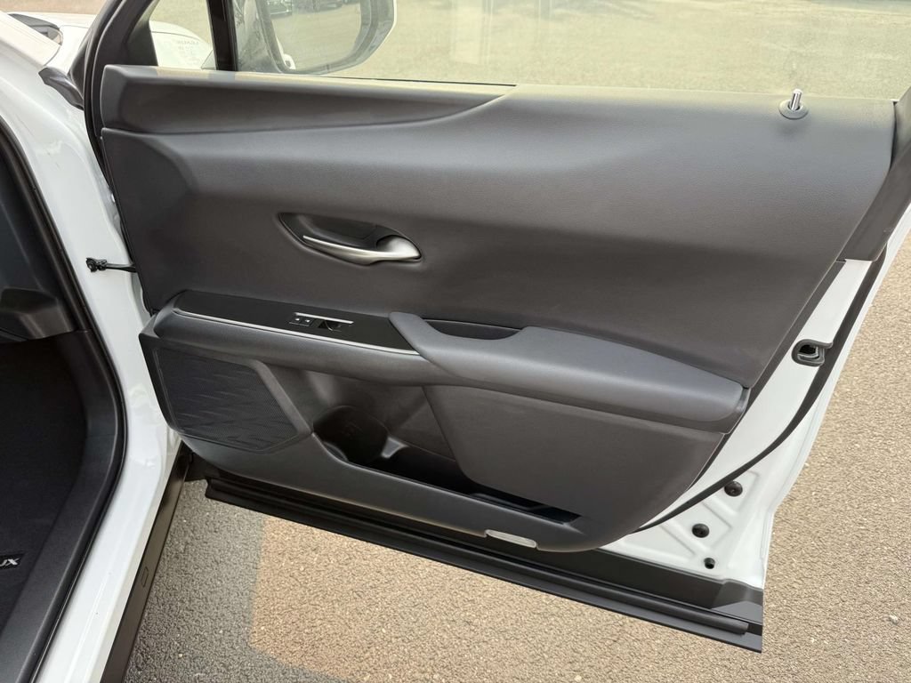 Used 2025 Lexus UX 300h AWD w/ Cold Area Package image 15