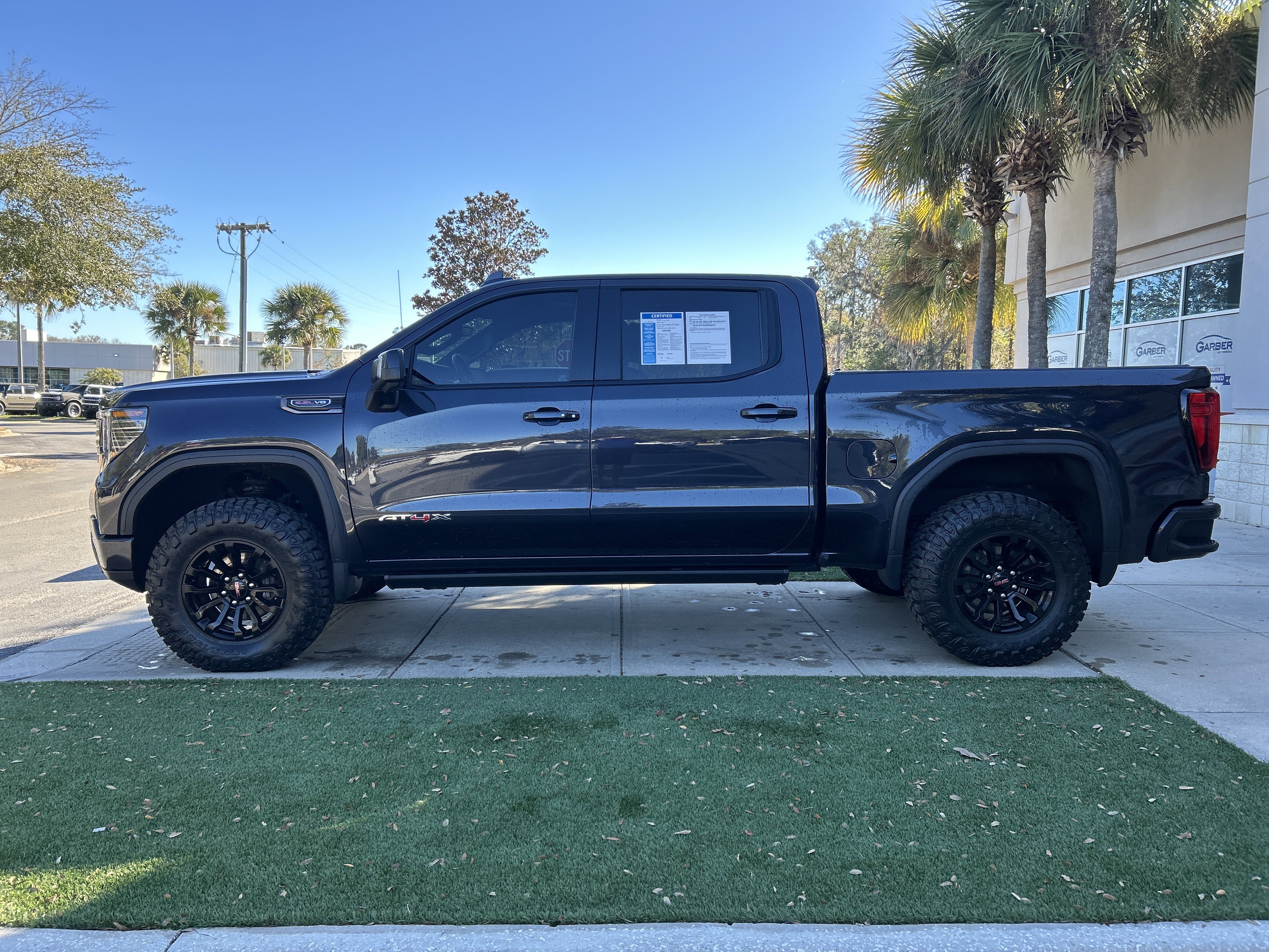 Used 2022 GMC Sierra 1500 AT4X image 4