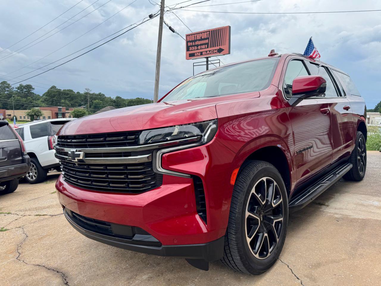 Used 2022 Chevrolet Suburban RST w/ Luxury Package RWD image 6