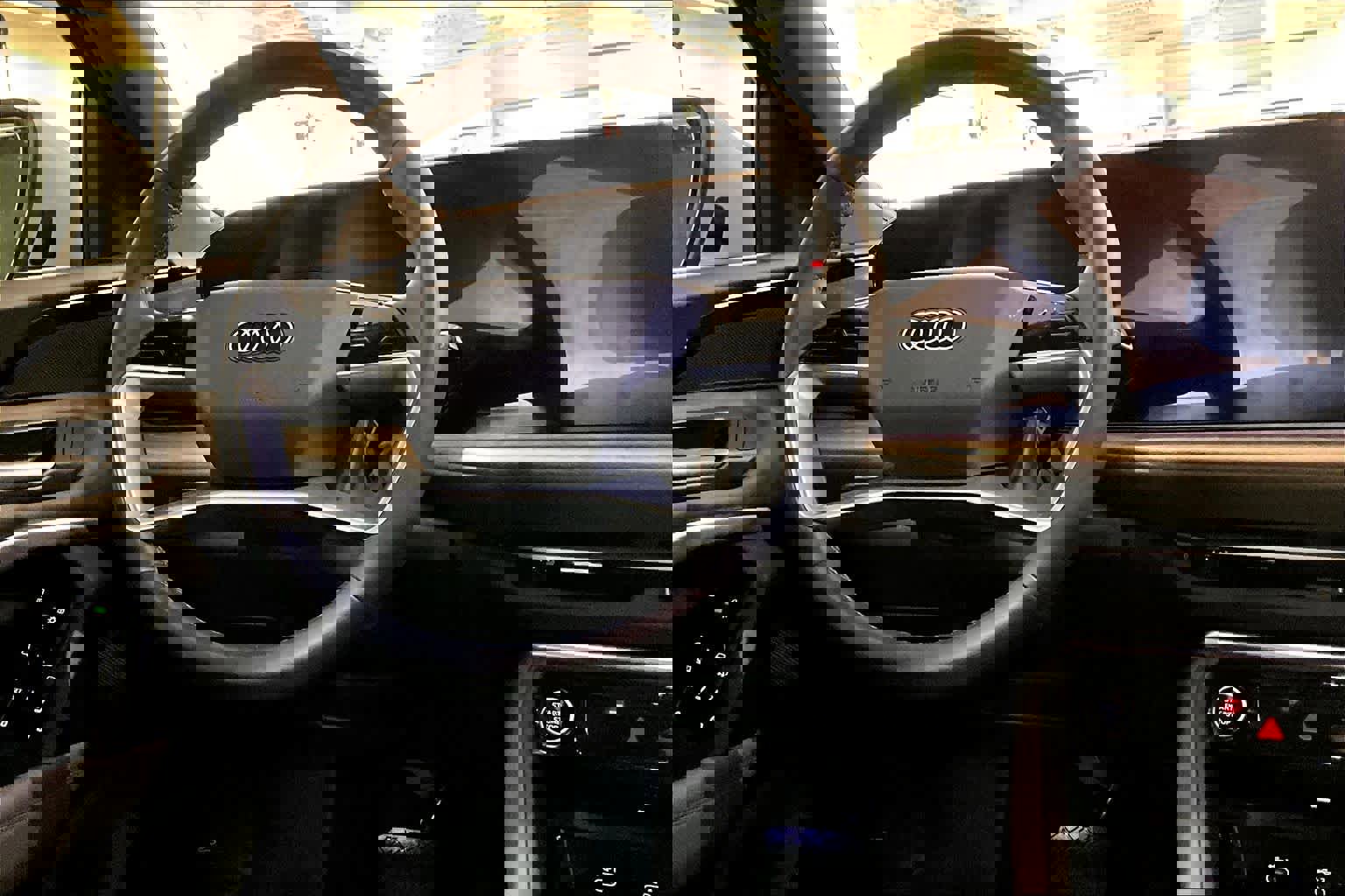 Used 2025 Audi Q5 Premium w/ Convenience Package image 6