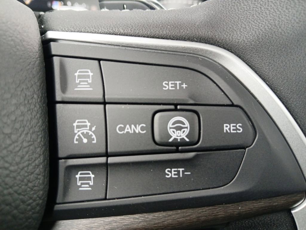 New 2026 Jeep Grand Cherokee Altitude RWD image 25