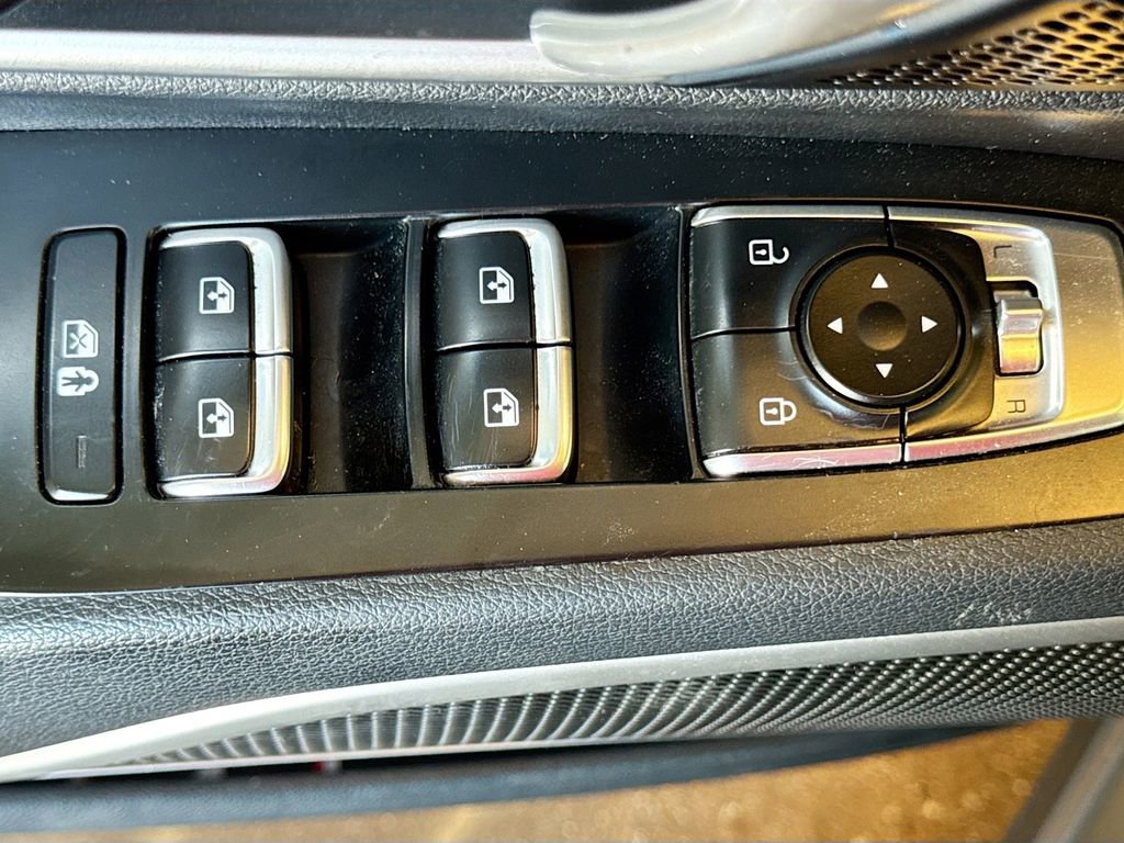 Used 2022 Kia Telluride S FWD image 19