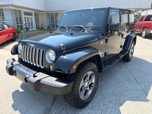 Used 2016 Jeep Wrangler Unlimited Sahara w/ Connectivity Group AWD/4WD image 2