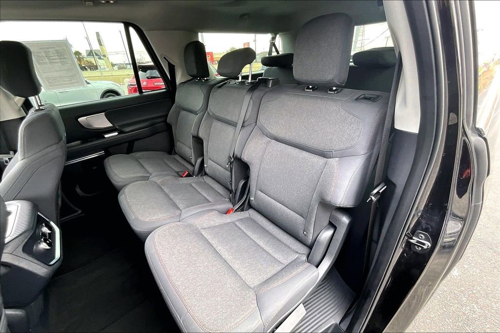 Used 2025 Ford Expedition Max Active AWD/4WD image 34
