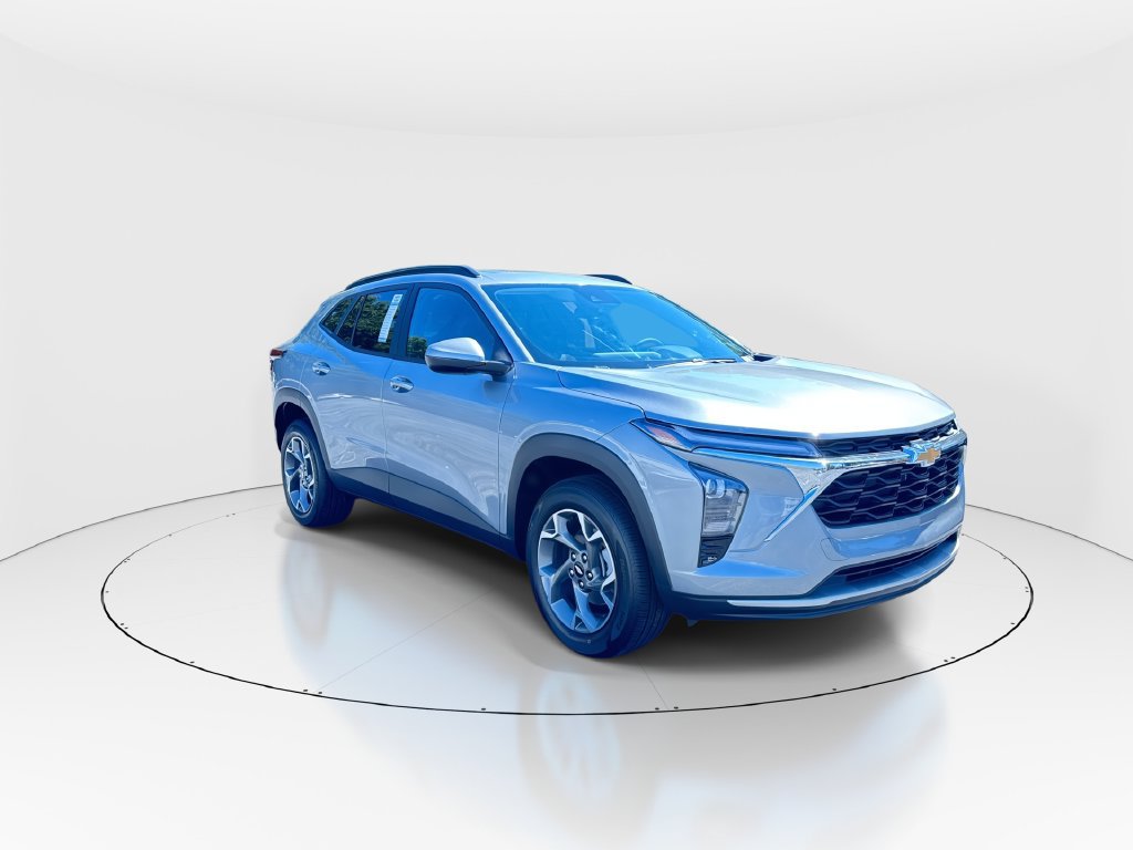 New 2026 Chevrolet Trax LT w/ Sunroof Package FWD image 2
