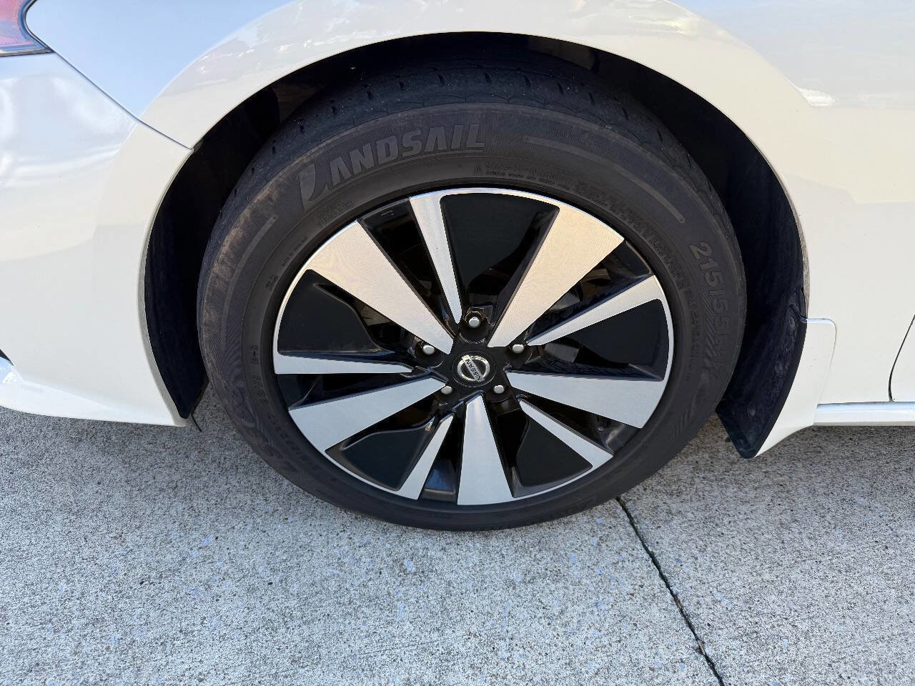 Used 2020 Nissan Altima 2.5 SV FWD image 6