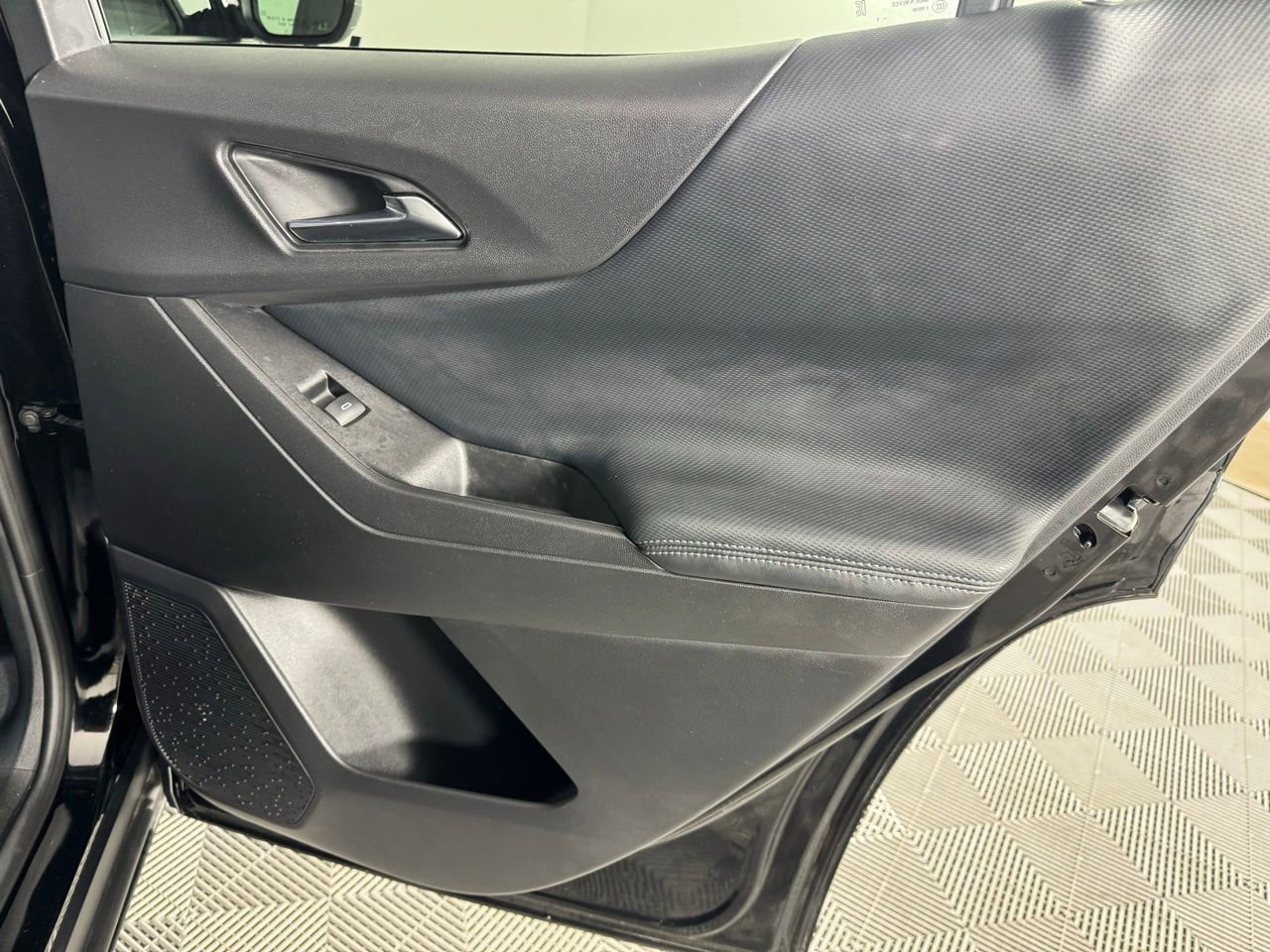 Used 2026 Chevrolet Equinox LT w/ Midnight Edition image 25