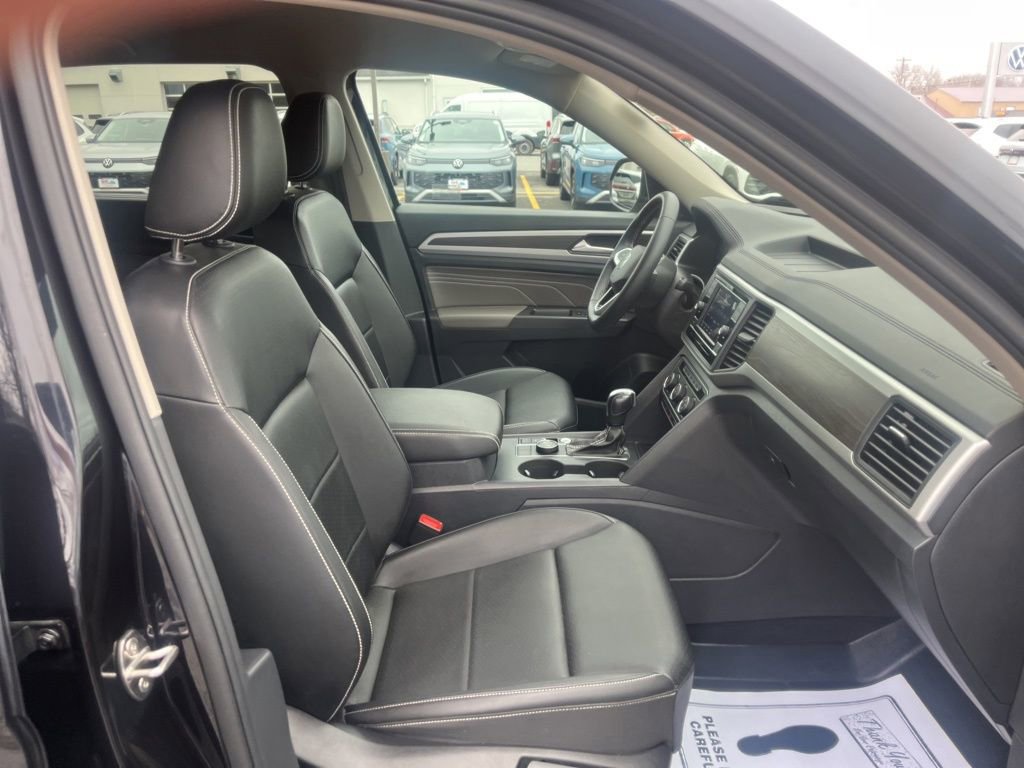 Used 2023 Volkswagen Atlas SE image 16