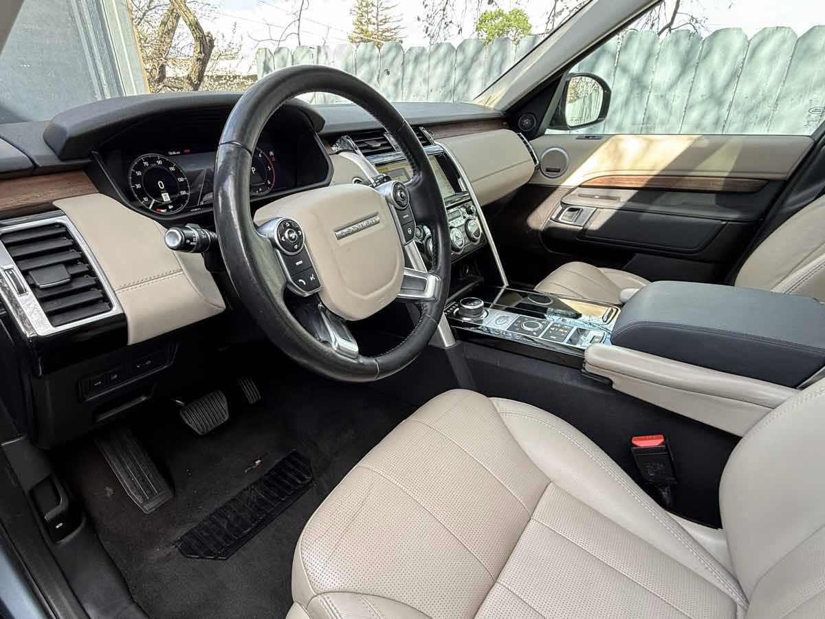 Used 2018 Land Rover Discovery HSE image 5
