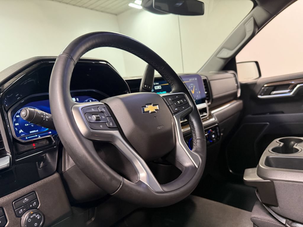 Used 2023 Chevrolet Silverado 1500 LT AWD/4WD image 73