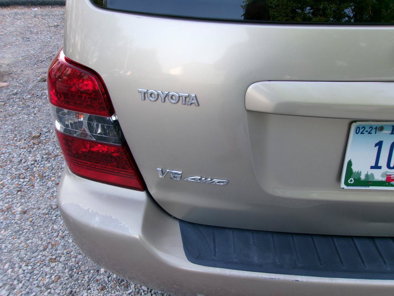 Used 2004 Toyota Highlander 4WD V6 image 19