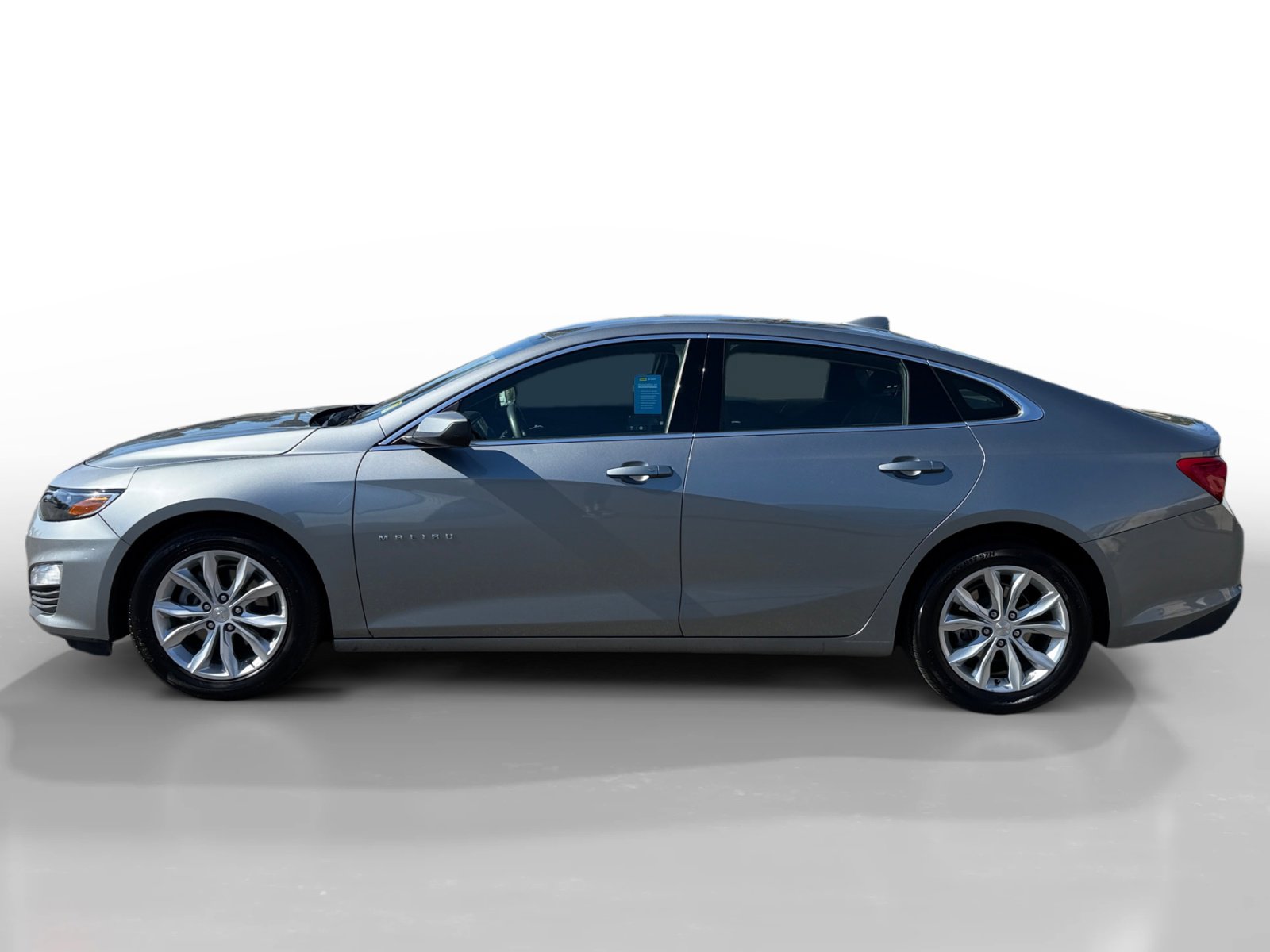 Used 2024 Chevrolet Malibu LT image 2
