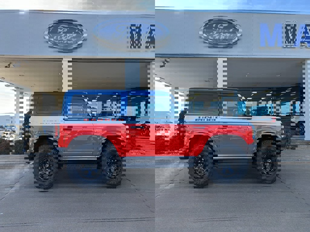 Used 2025 Ford Bronco Stroppe Edition image 7