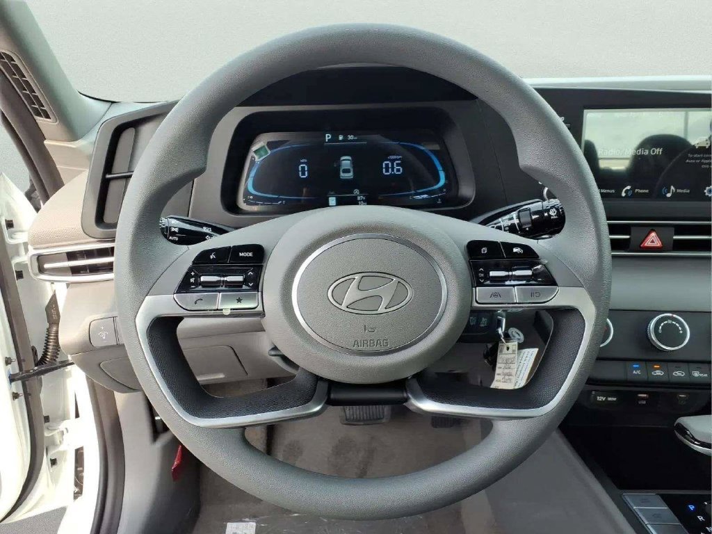 New 2026 Hyundai Elantra SE FWD image 12