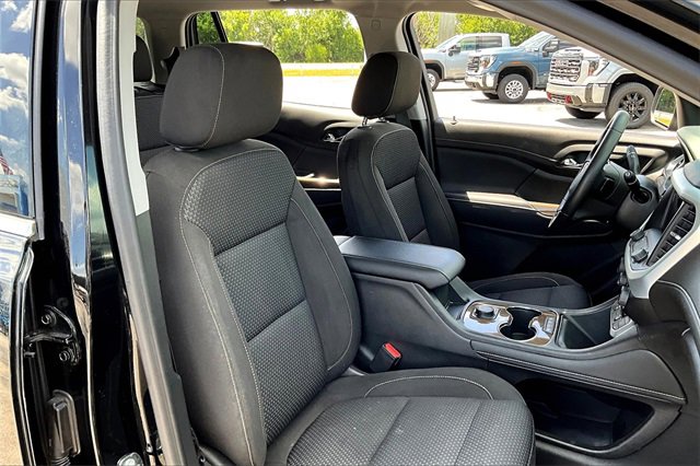 Used 2023 GMC Acadia SLE image 30