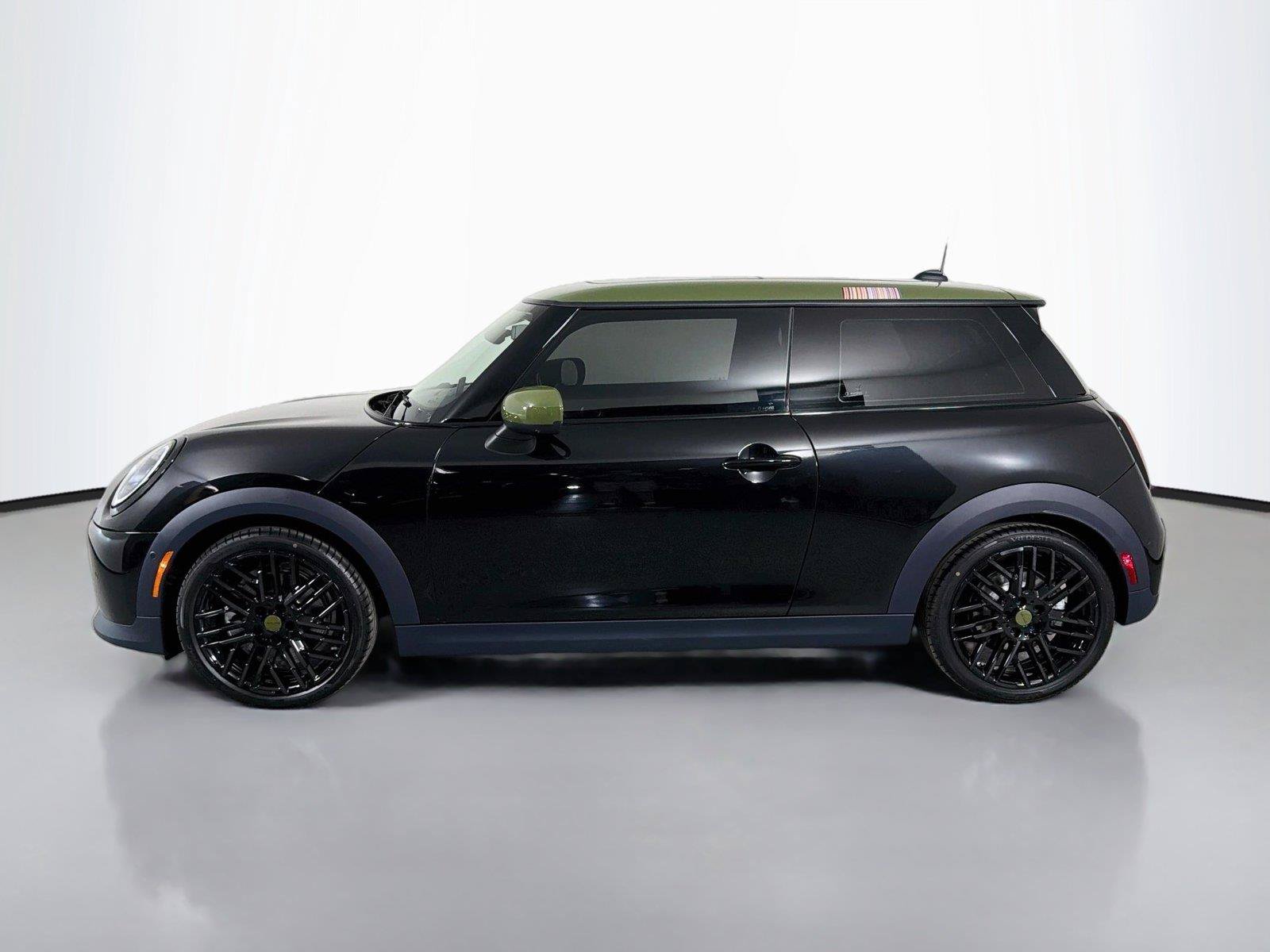 New 2027 MINI Cooper 2-Door Hardtop w/ Paul Smith Edition FWD image 8
