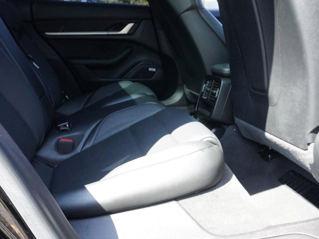 Used 2022 Porsche Taycan RWD image 38