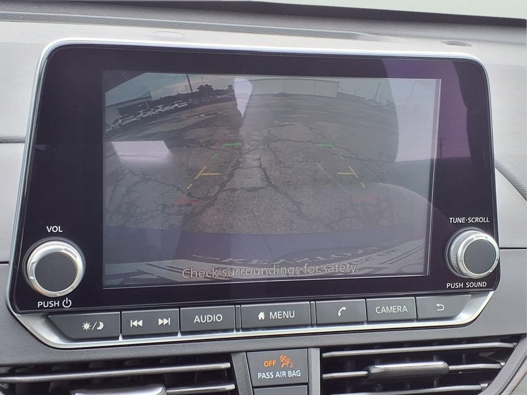 Used 2025 Nissan Altima 2.5 SV FWD image 11