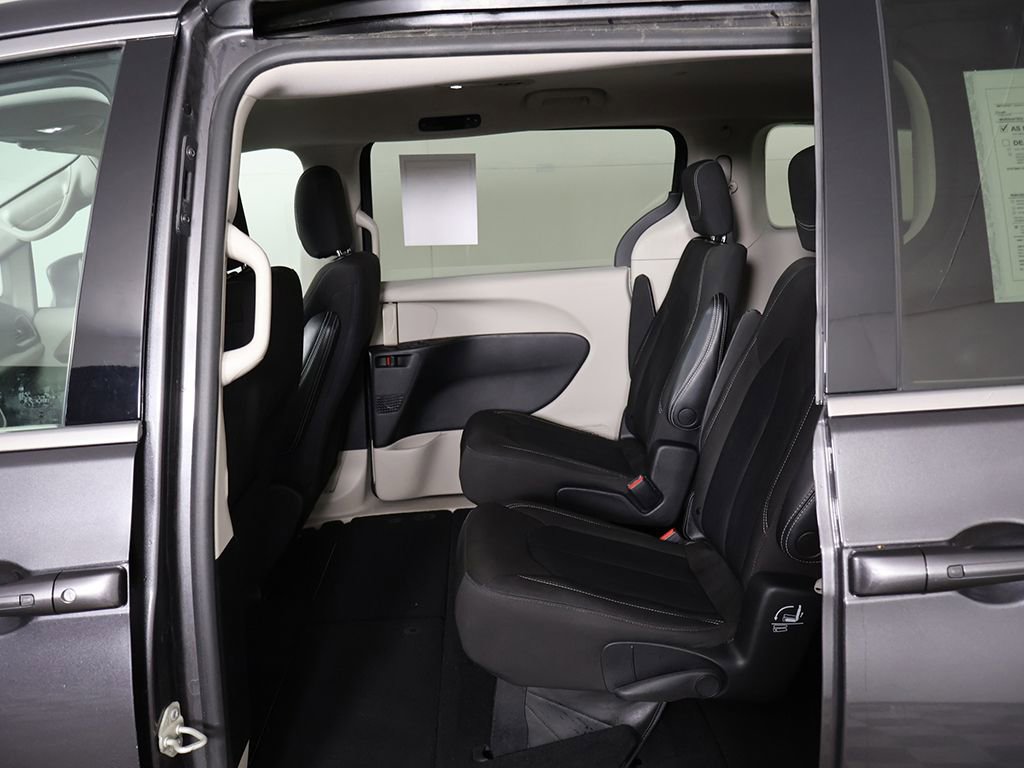 Used 2023 Chrysler Voyager LX FWD image 27