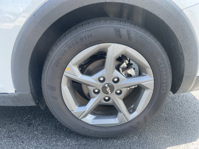 Used 2025 Kia K4 FWD image 30