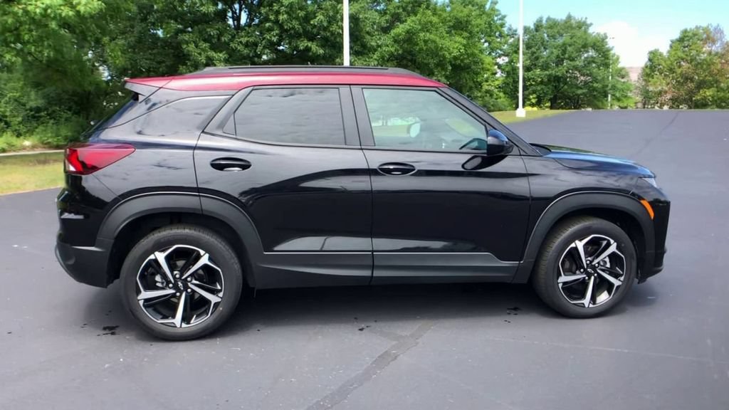 Used 2021 Chevrolet TrailBlazer RS w/ Technology Package AWD/4WD image 9