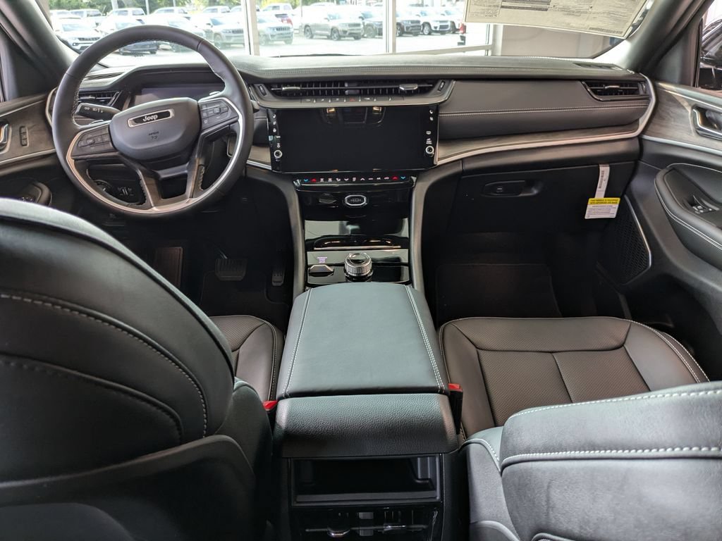 New 2027 Jeep Grand Cherokee Limited AWD/4WD image 17