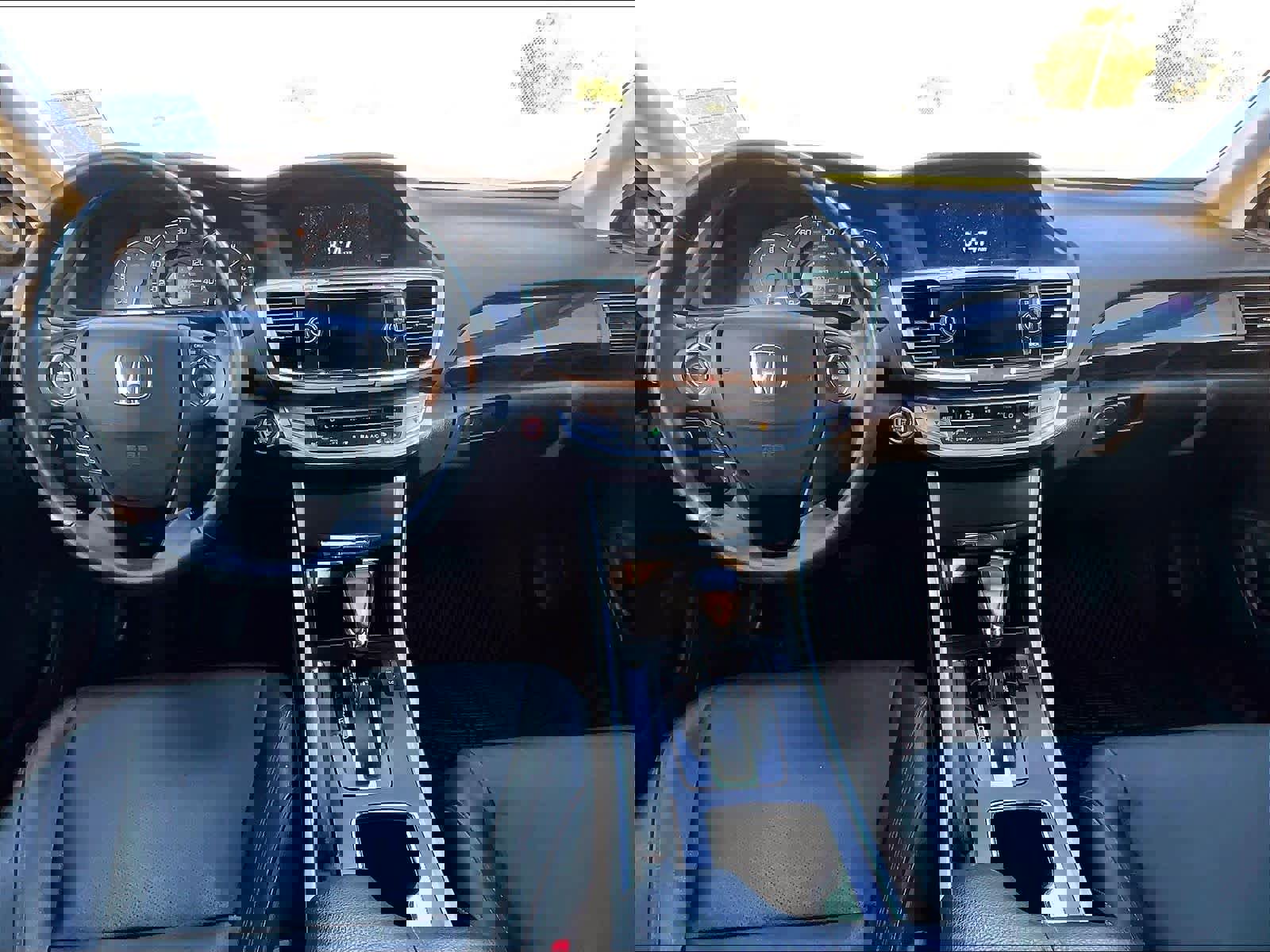 Used 2015 Honda Accord EX-L image 17