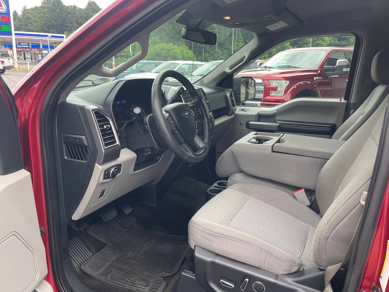 Used 2015 Ford F150 XLT w/ Equipment Group 302A Luxury AWD/4WD image 17