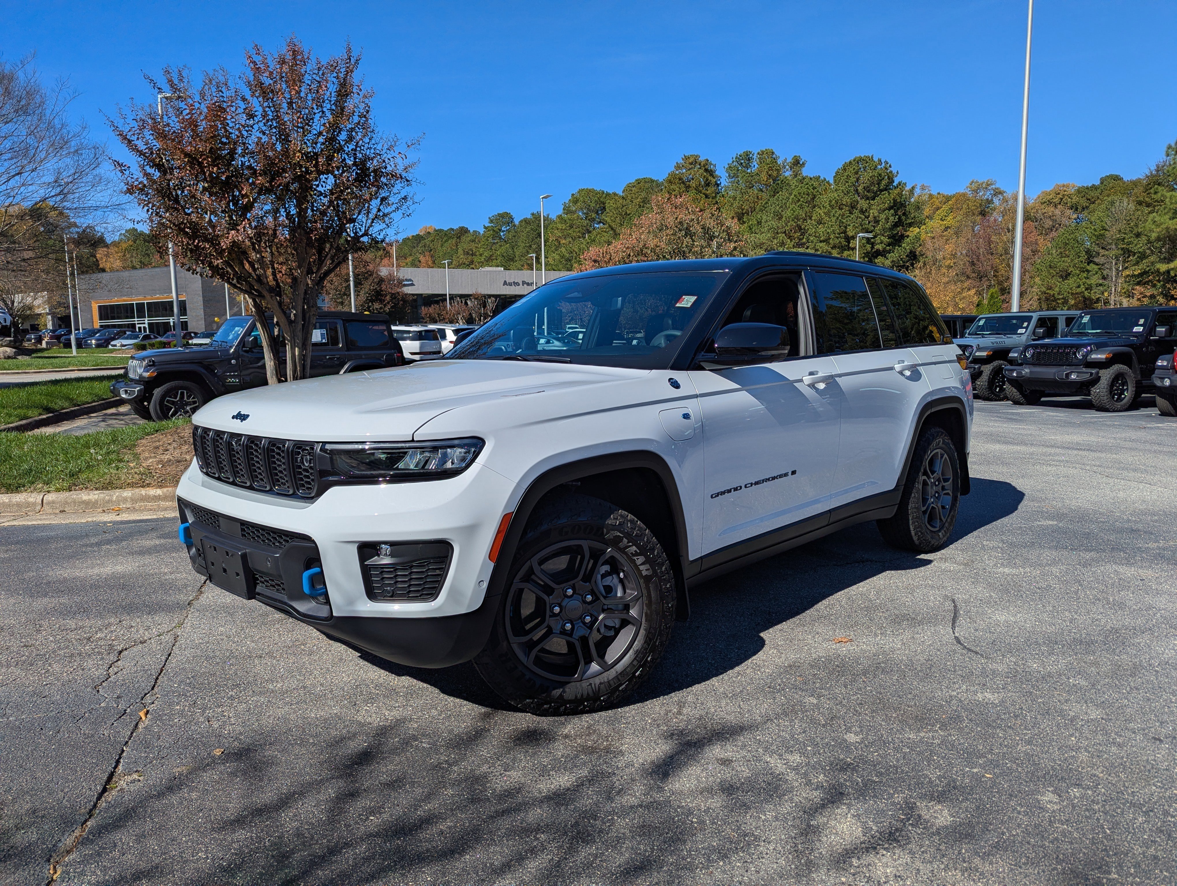 Used 2024 Jeep Grand Cherokee Trailhawk w/ Advanced Protech Group II