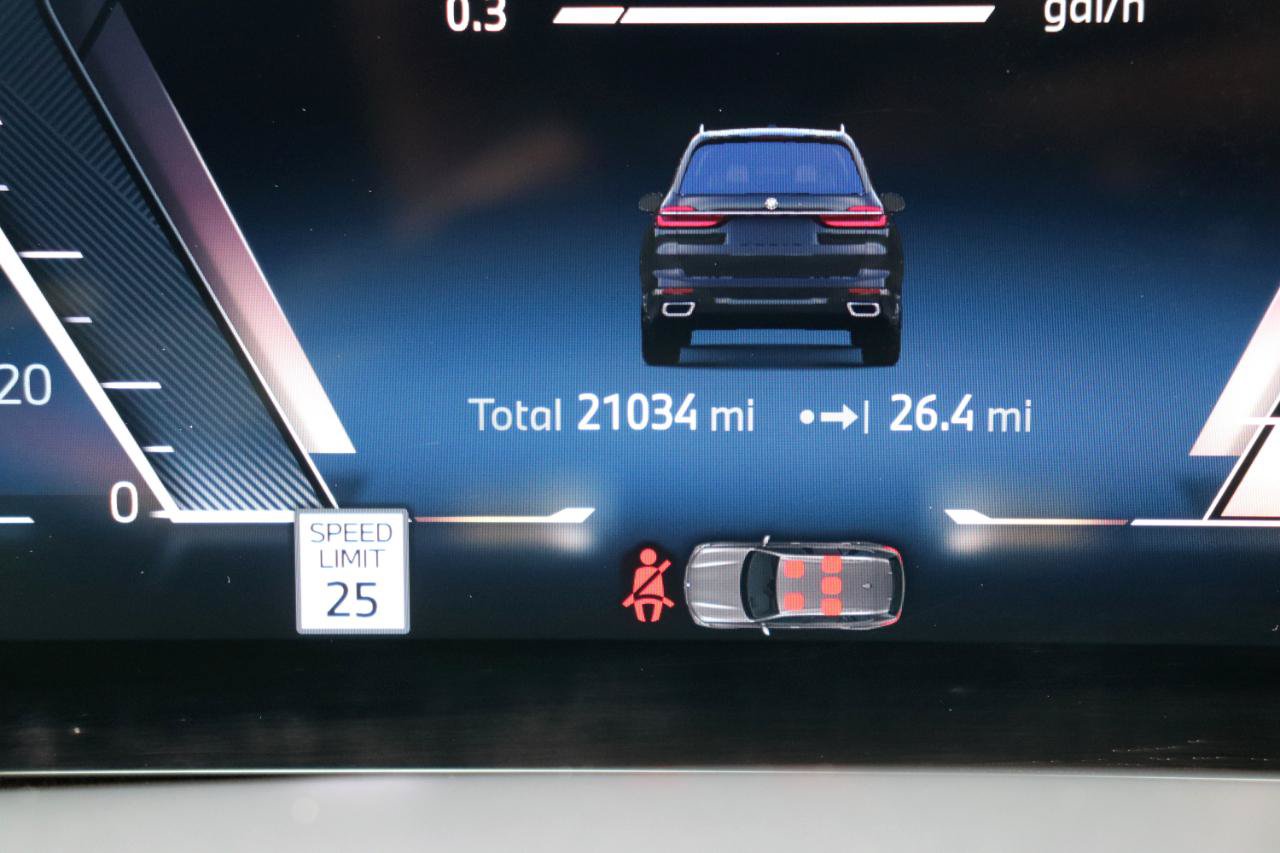 Used 2025 BMW X7 xDrive40i AWD/4WD image 41