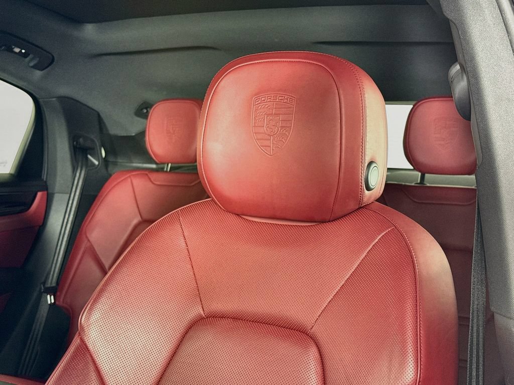 Certified 2023 Porsche Cayenne Coupe AWD/4WD image 22