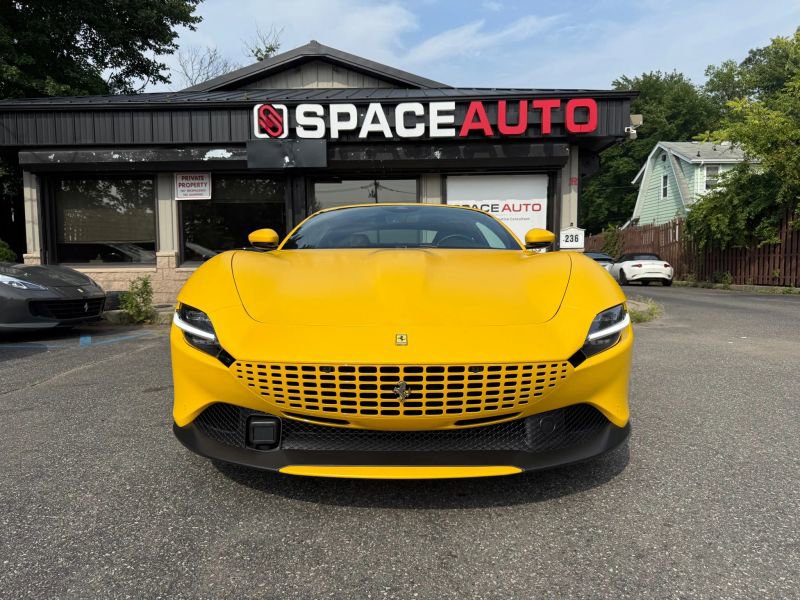 Used 2022 Ferrari Roma image 2