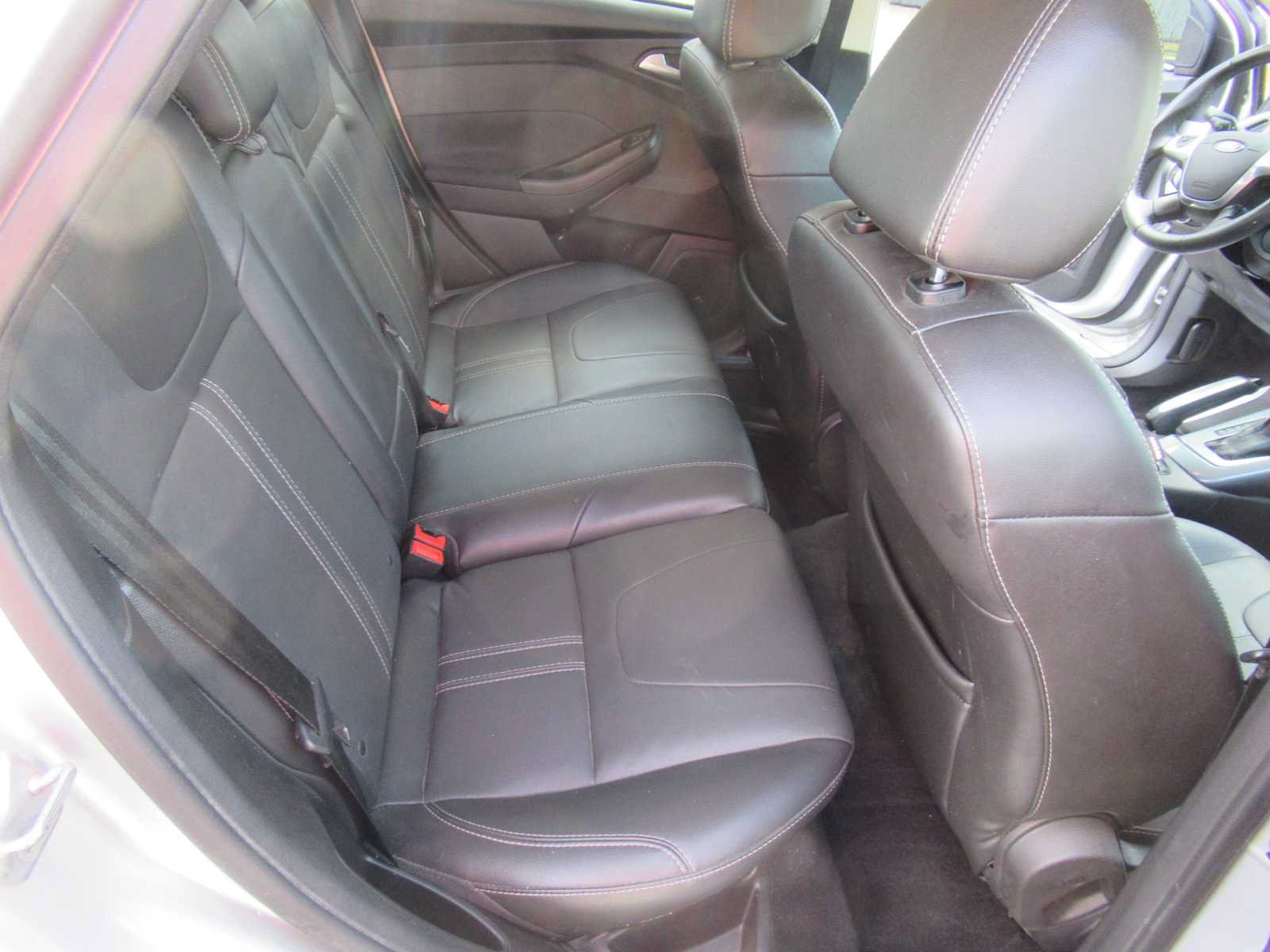 Used 2014 Ford Focus Titanium FWD image 22
