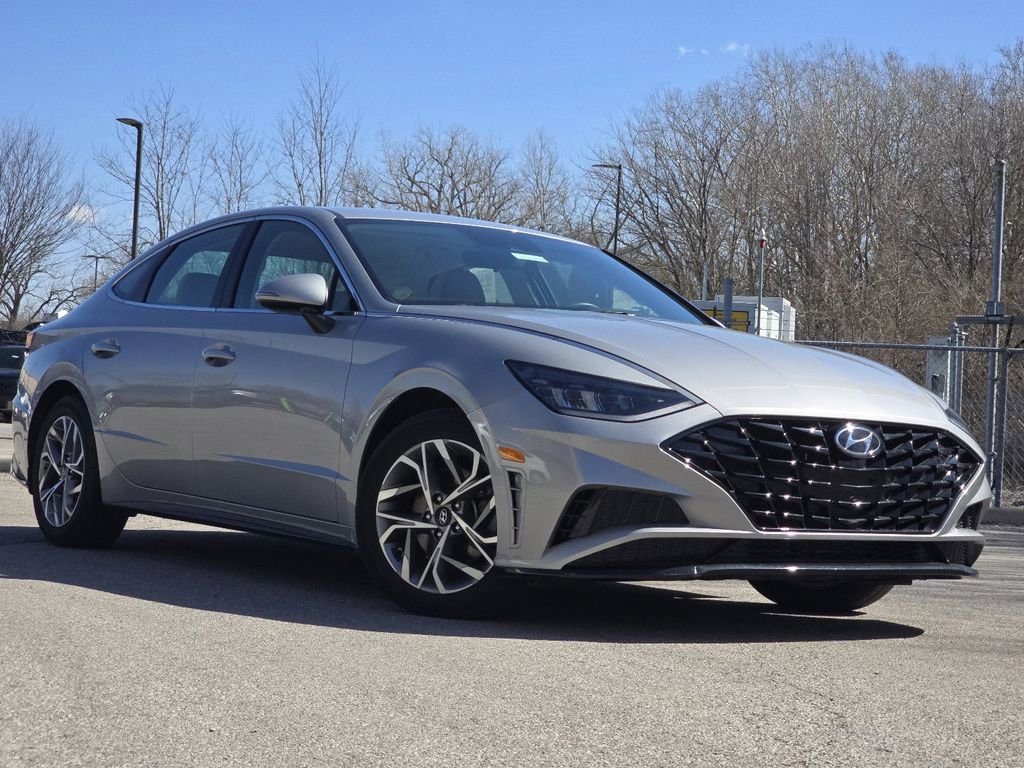 Used 2023 Hyundai Sonata SEL w/ Winter Weather Package image 2