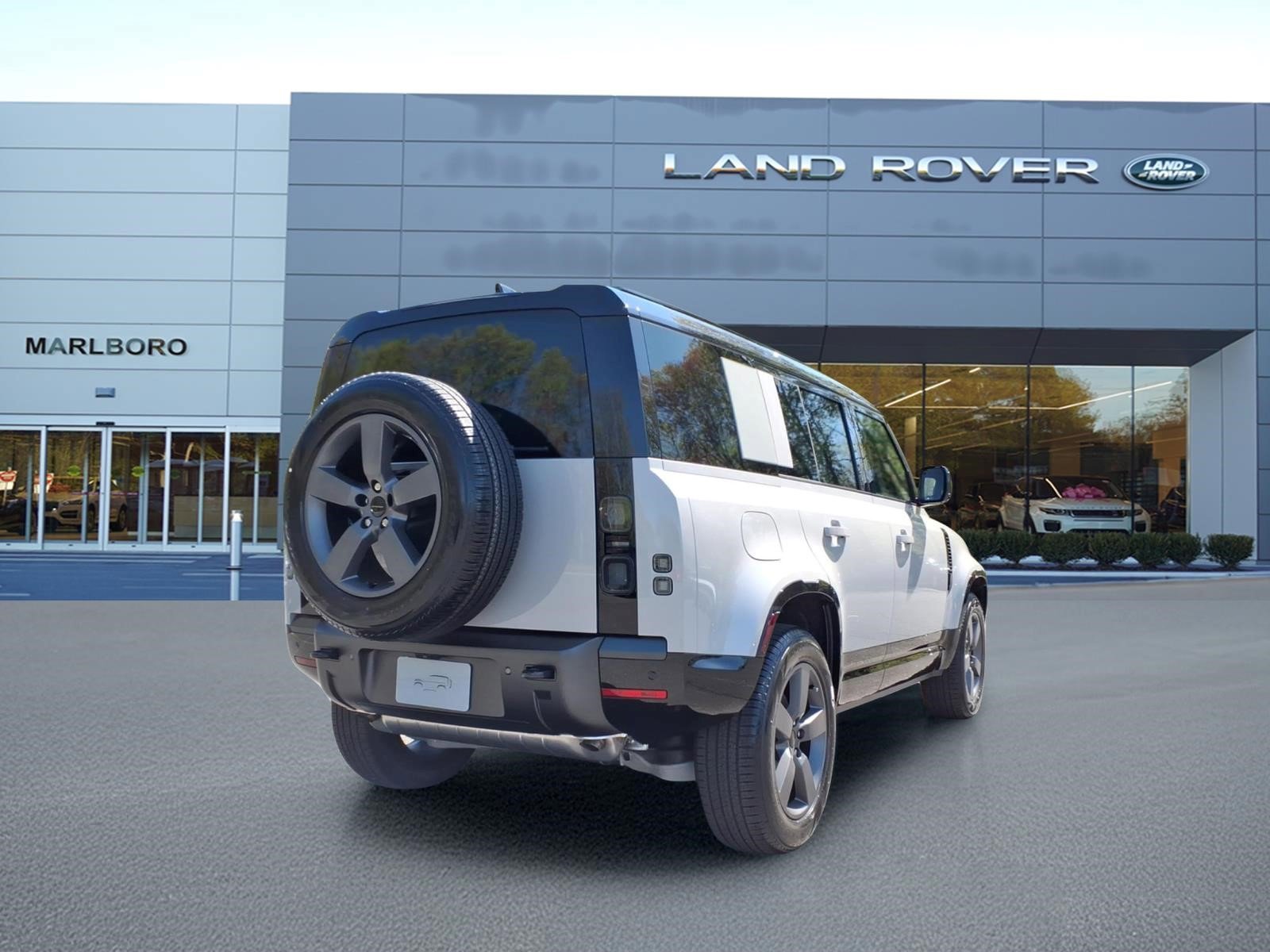 New 2026 Land Rover Defender 110 X-Dynamic SE AWD/4WD image 2